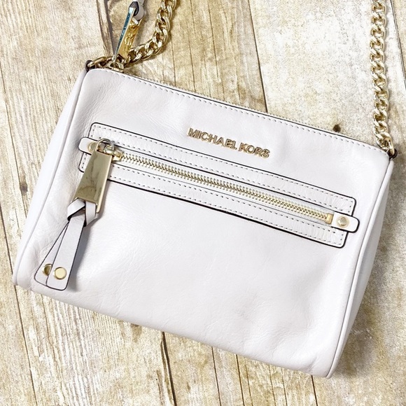 Michael Kors Handbags - Michael Kors Ivory Crossbody